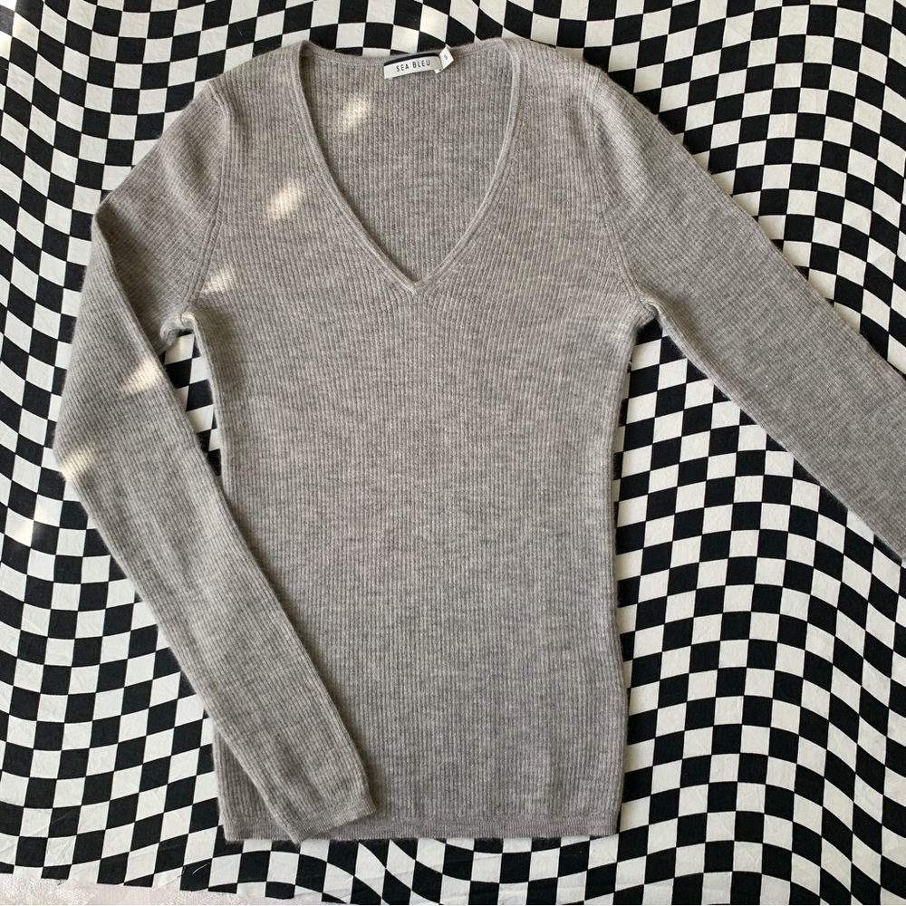Sea Bleu 100% Cashmere V Neck Sweater Size Small